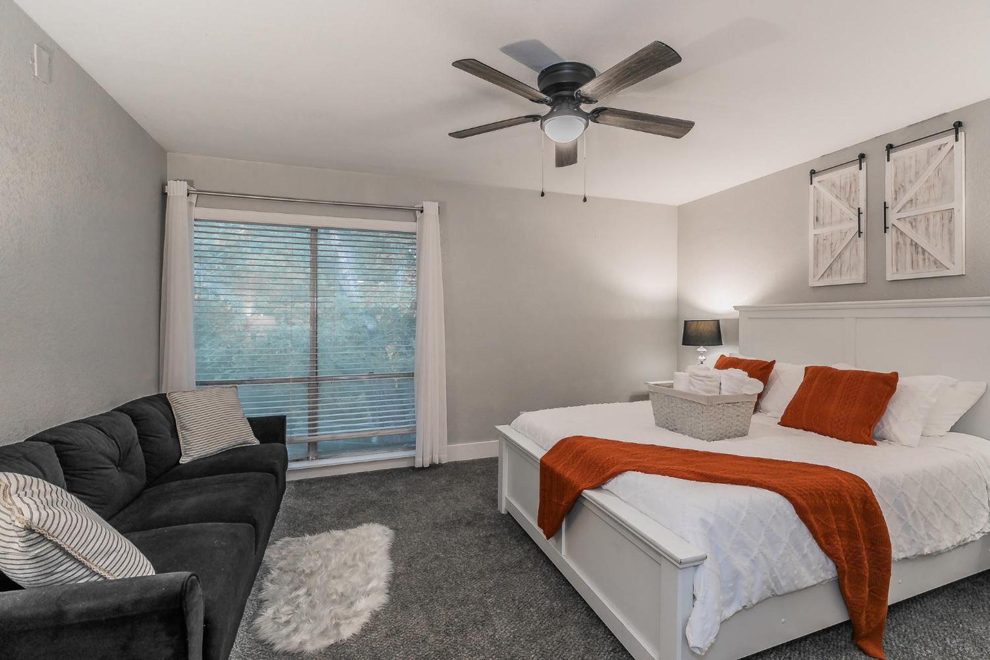 Apartment Cozy 2br - Sleeps 8 - Free Parking! Arlington