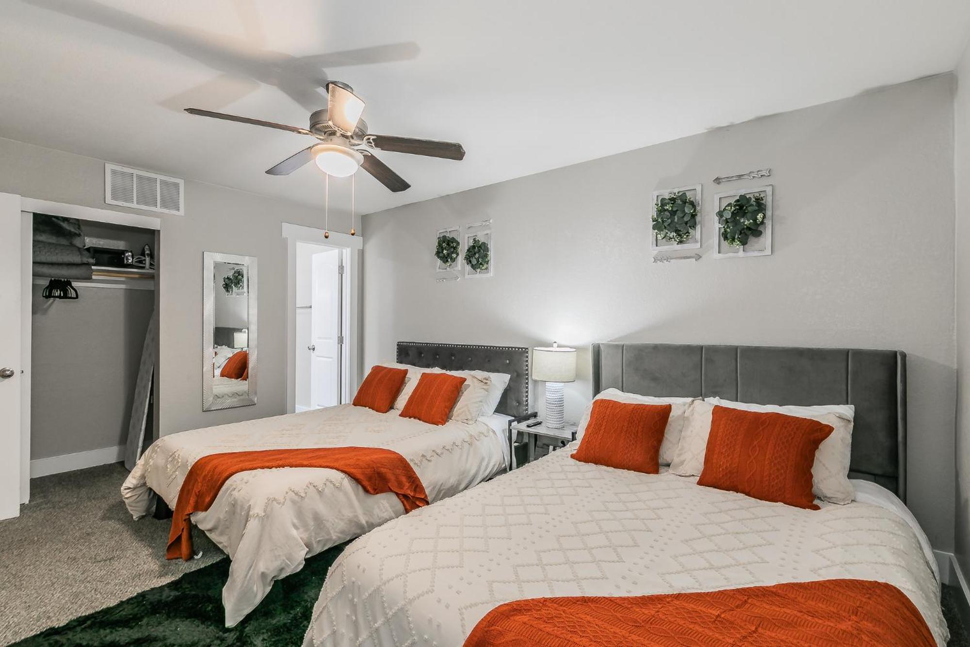 Apartment Cozy 2br - Sleeps 8 - Free Parking!
