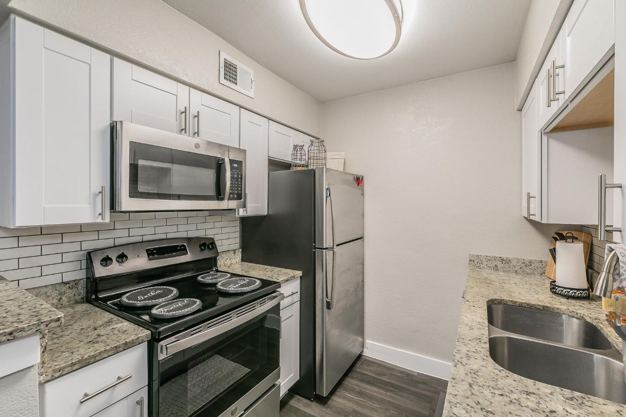 Cozy 2br - Sleeps 8 - Free Parking! * Arlington