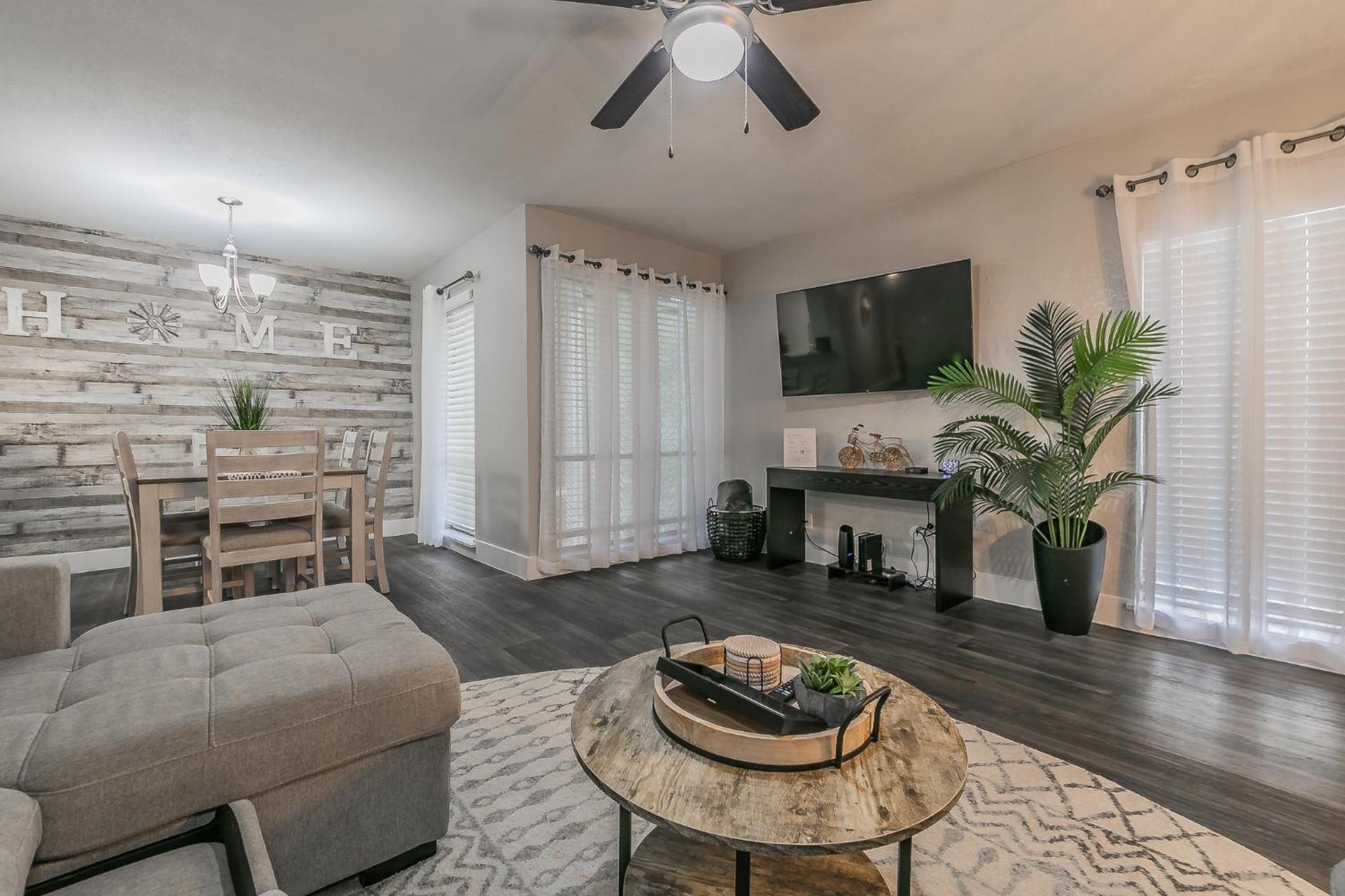 Apartment Cozy 2br - Sleeps 8 - Free Parking! Arlington