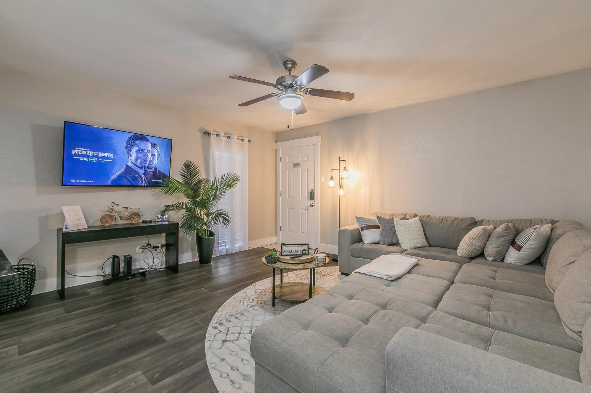 Cozy 2br - Sleeps 8 - Free Parking! Arlington
