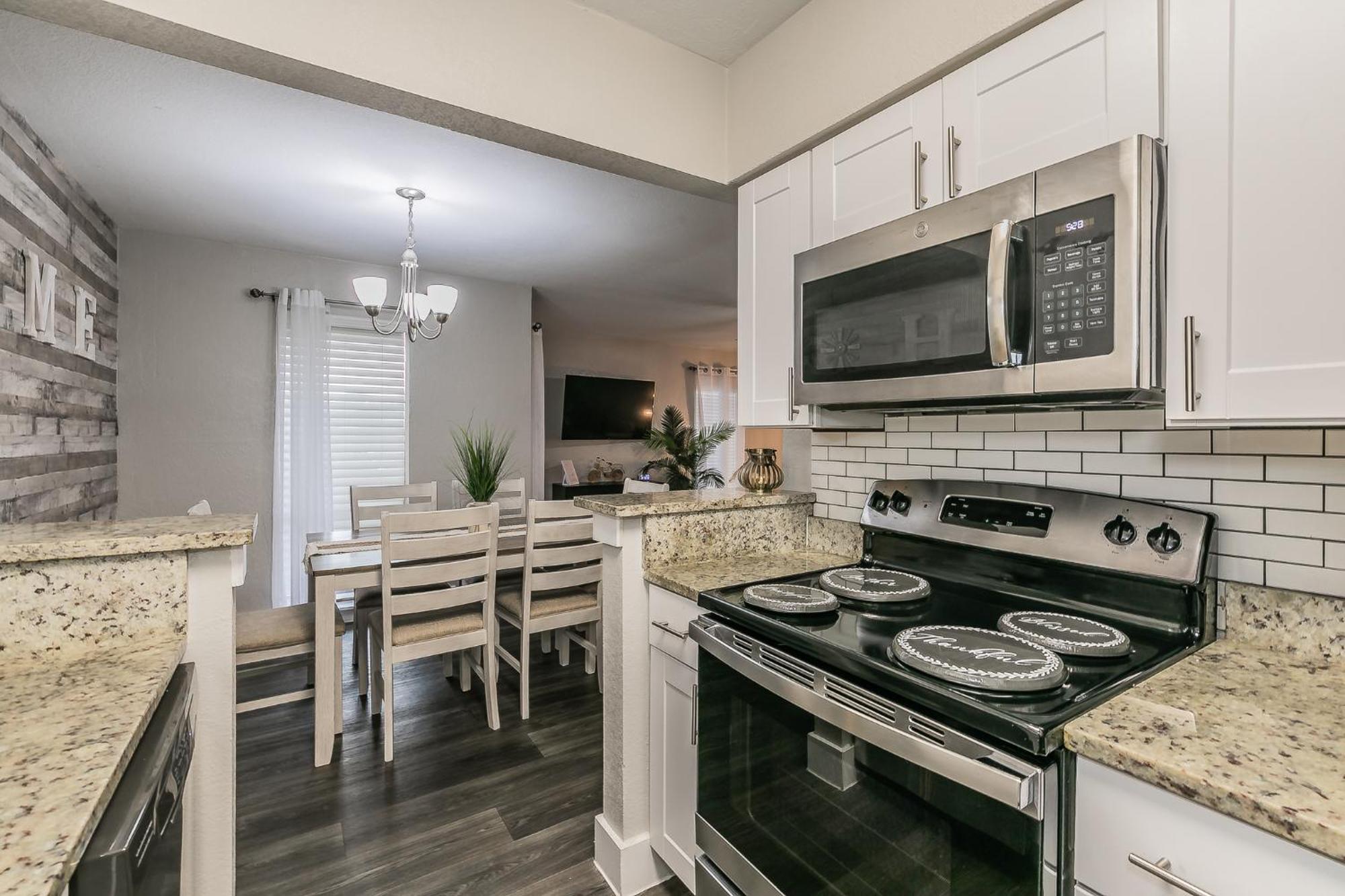Apartment Cozy 2br - Sleeps 8 - Free Parking! Arlington