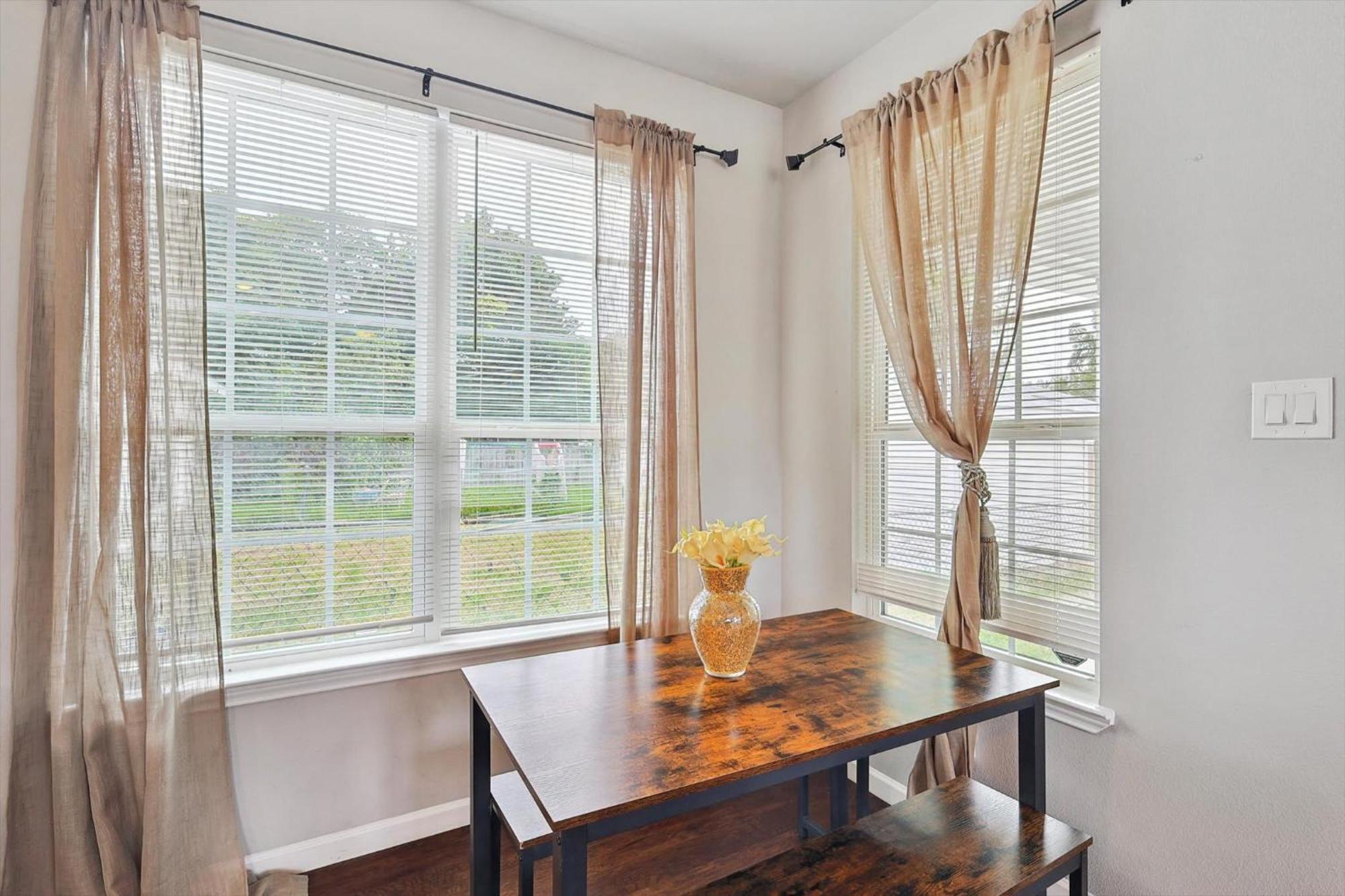 4br 2,5ba In The Heart Of Cowboy Nation