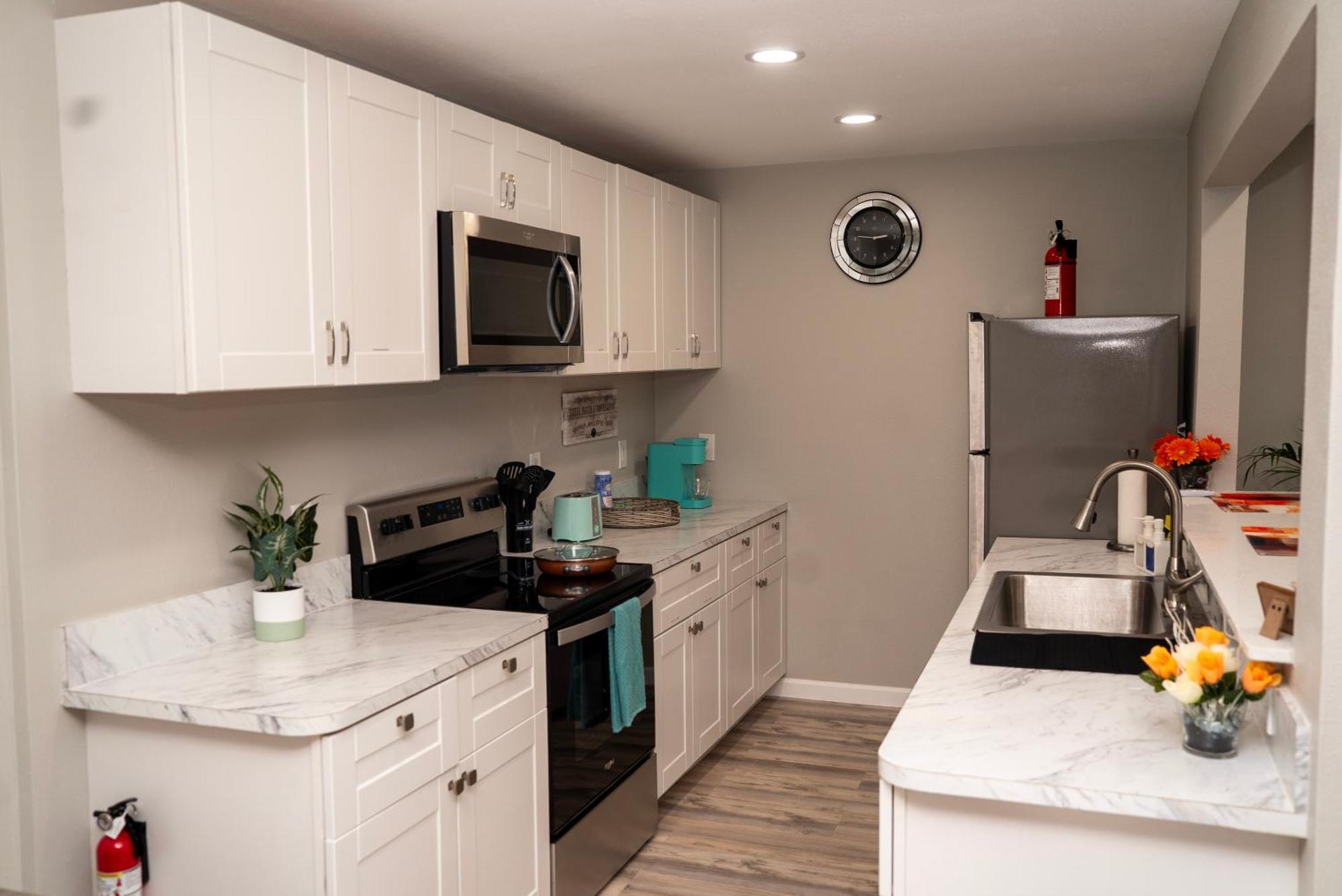 Fun-filled Retreat Near Six Flags For 15 People *