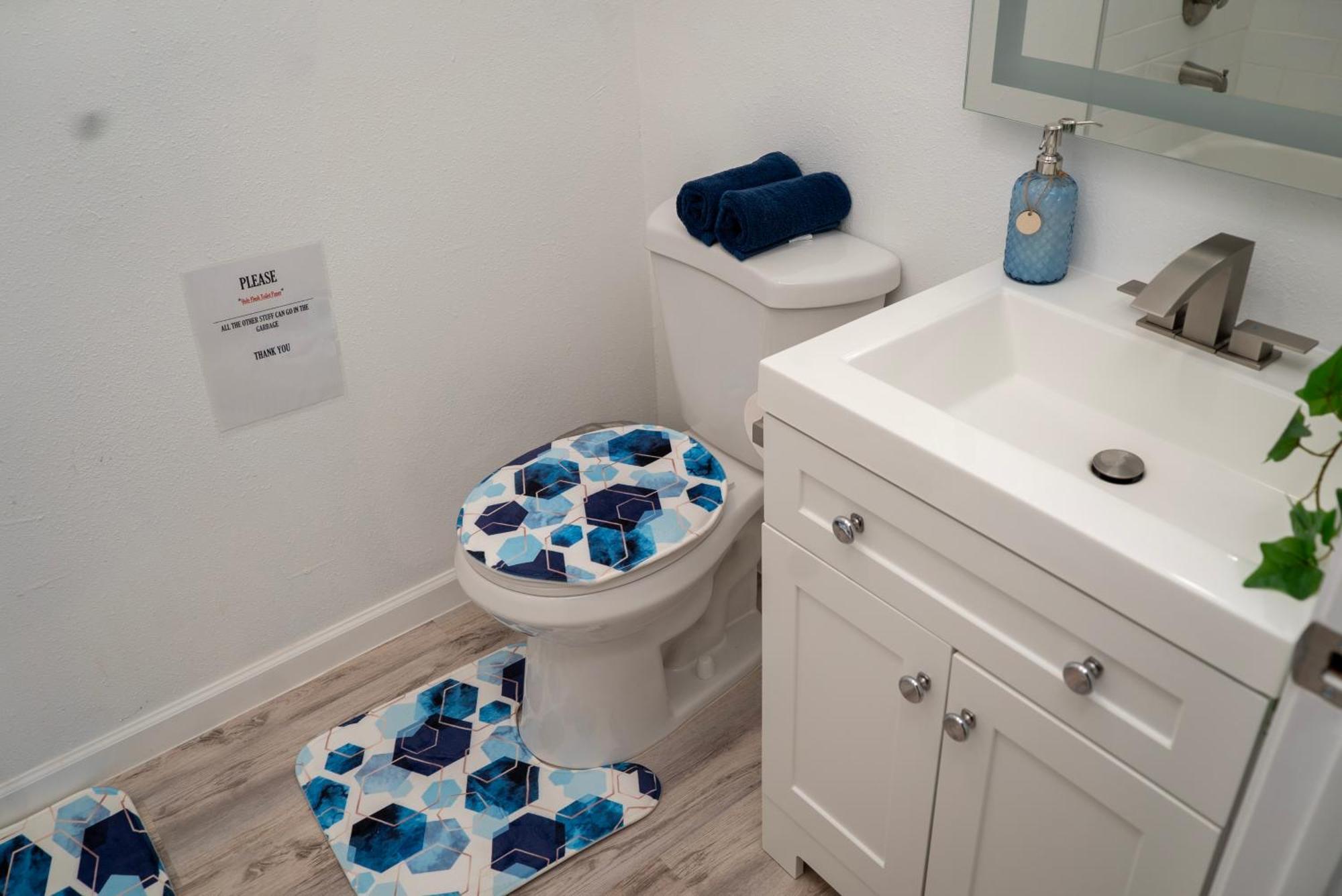 Fun-filled Retreat Near Six Flags For 15 People Apartment