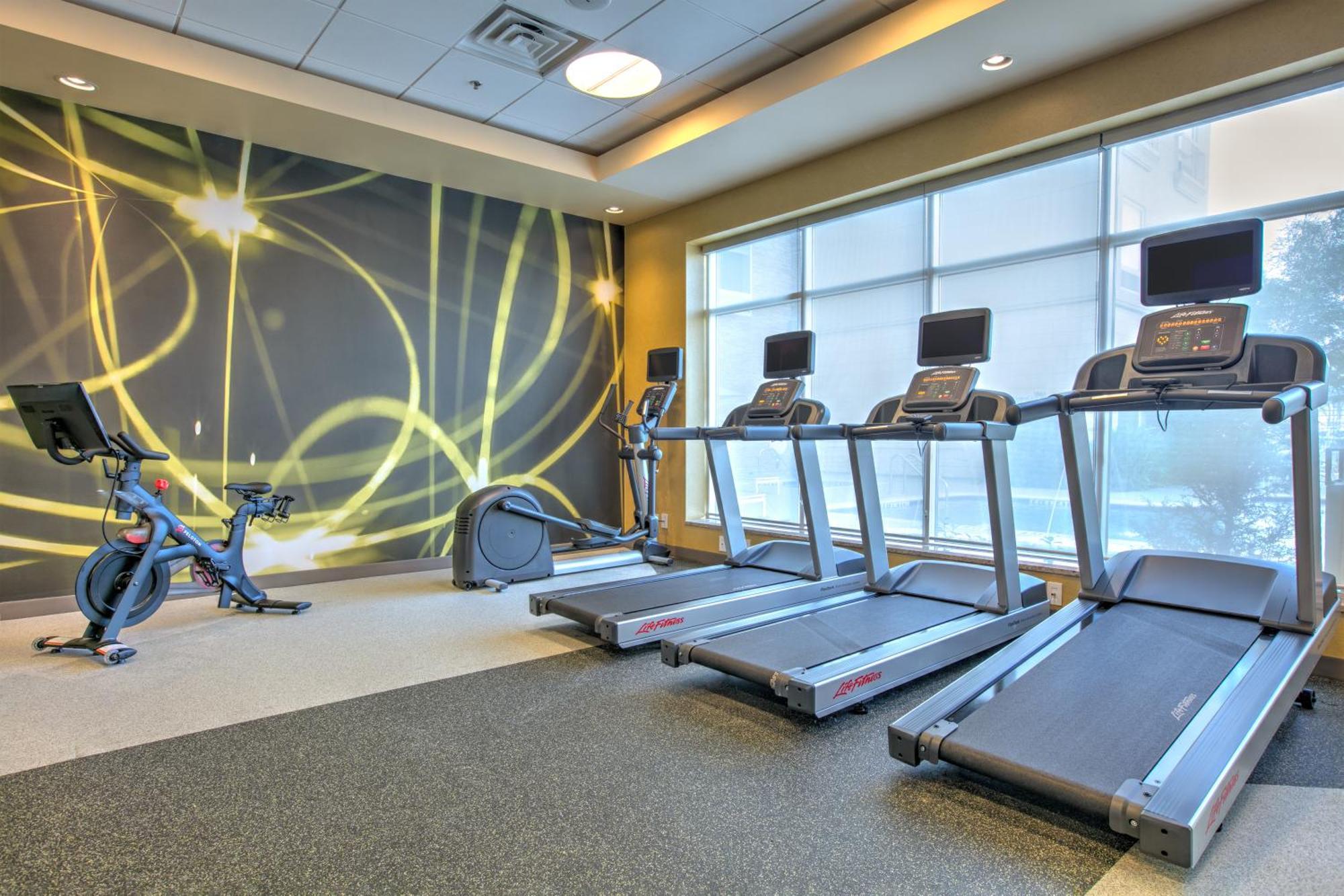 Hilton Garden Dallas Hotel 4*