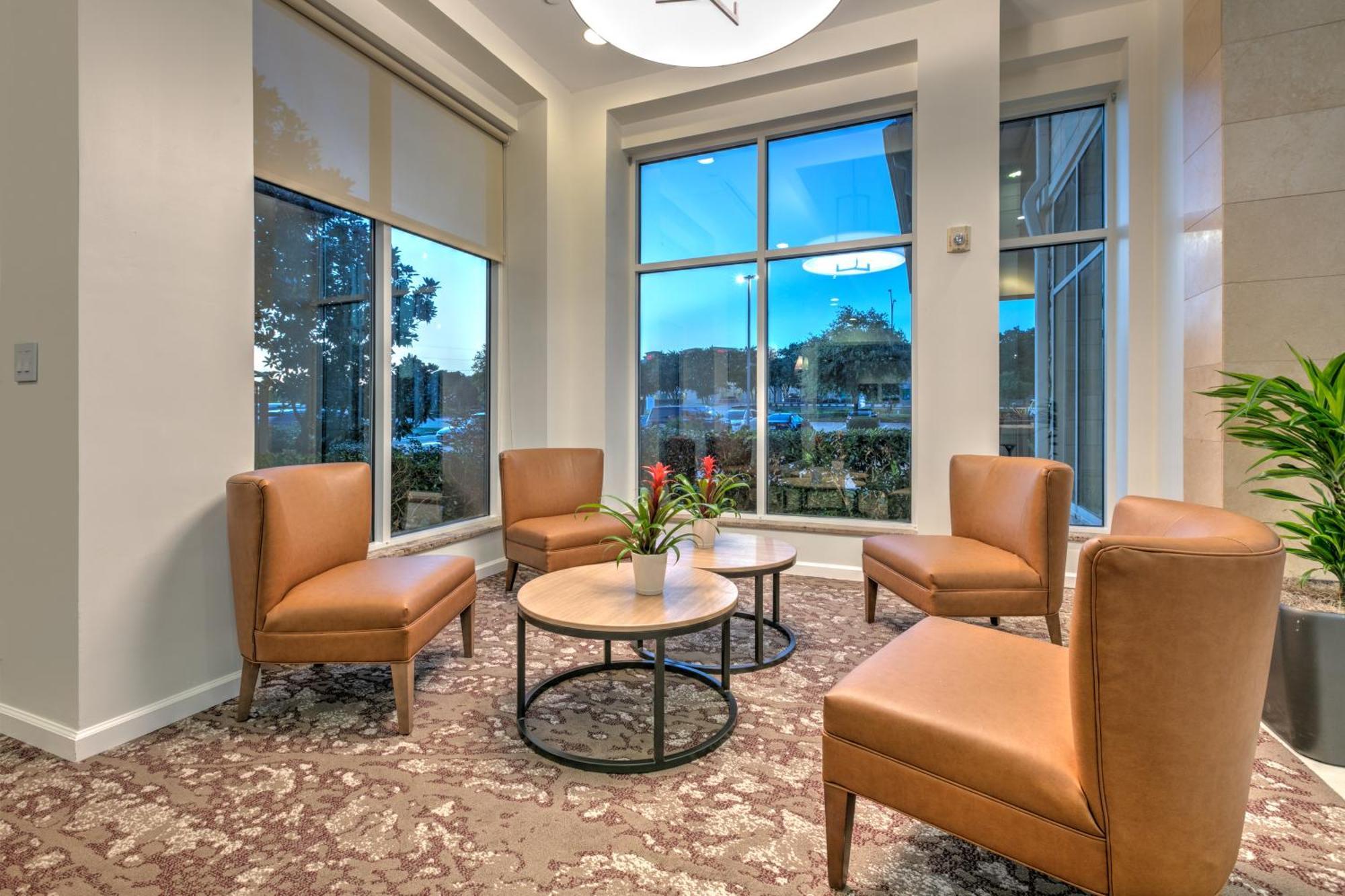 Hilton Garden Dallas 4*