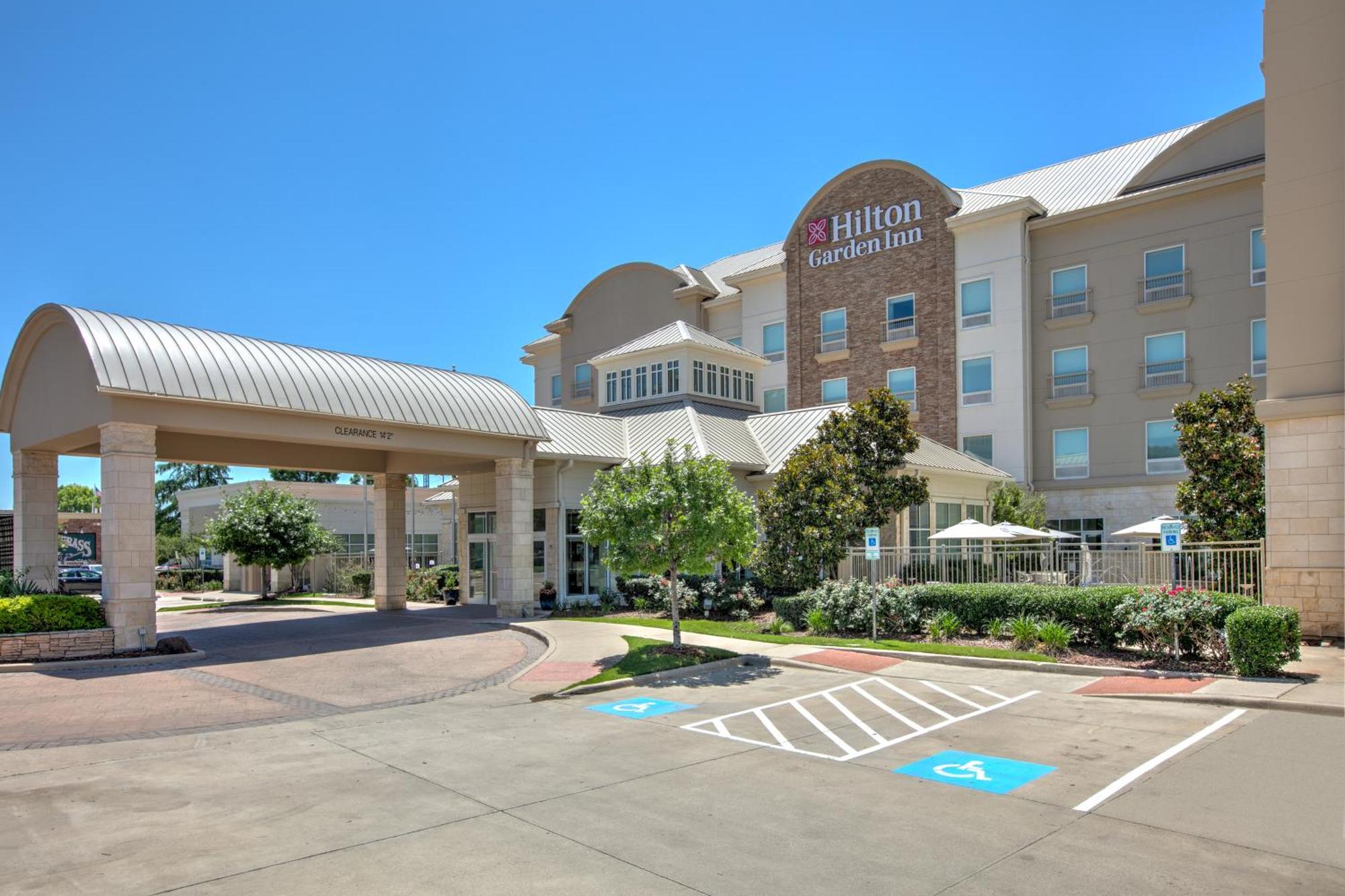 Hilton Garden Dallas Hotel 4*