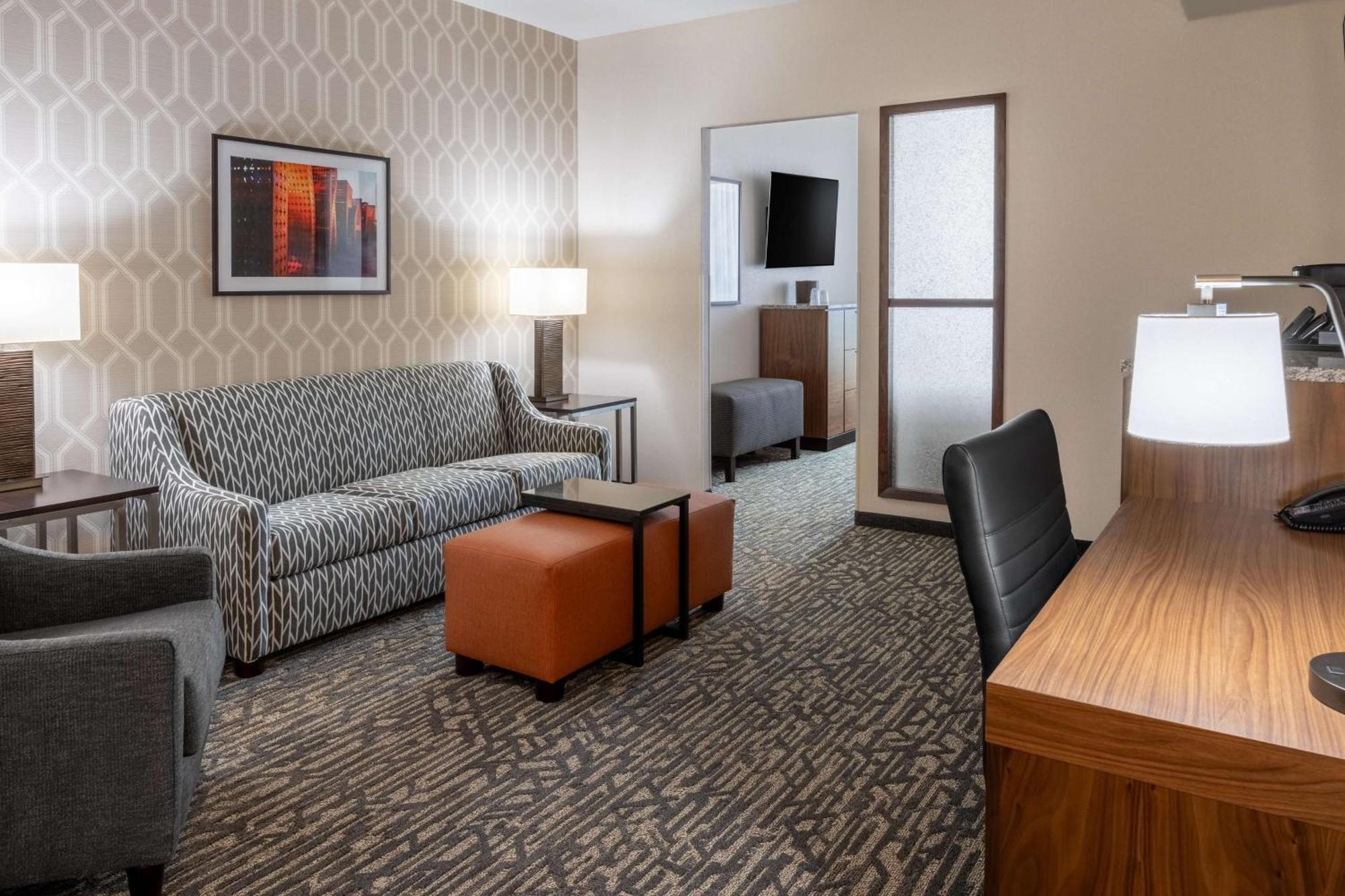 Hotel Drury Plaza Dallas 3*