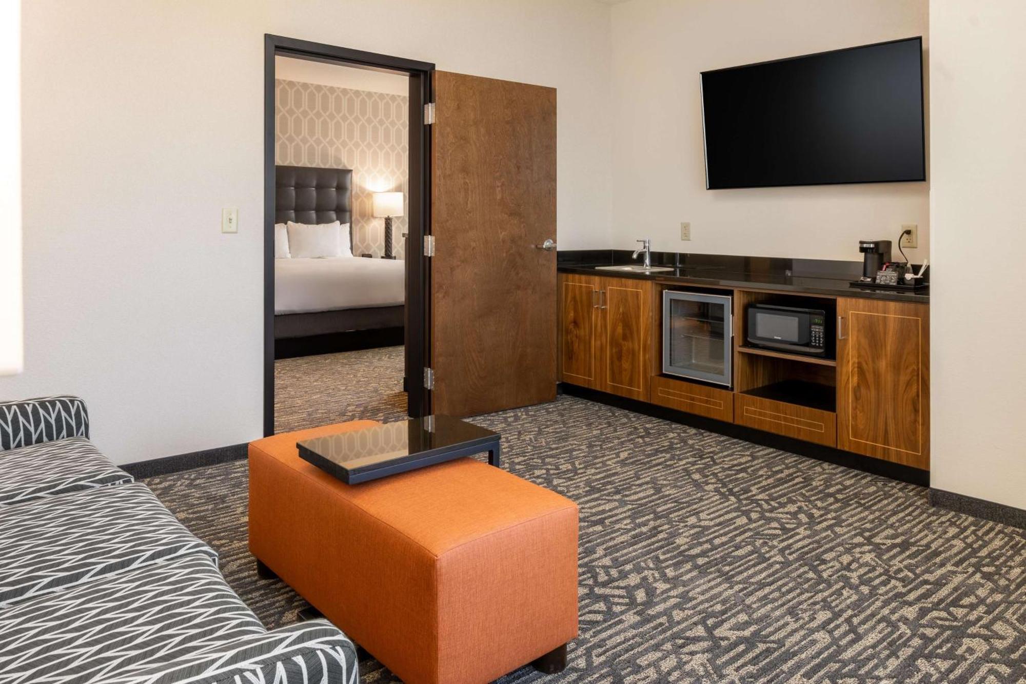 Hotel Drury Plaza Dallas 3*
