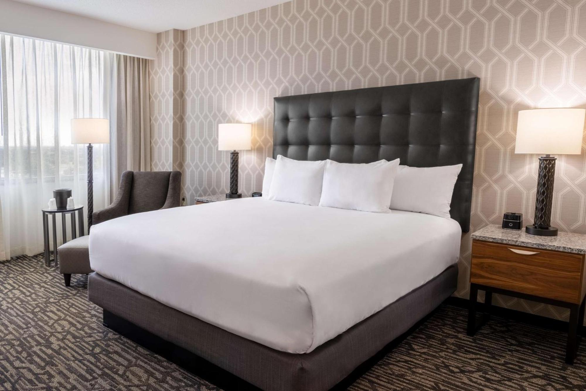 Drury Plaza Dallas Hotel 3*