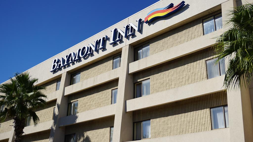 Baymont By Wyndham At Six Flags Dr 2*