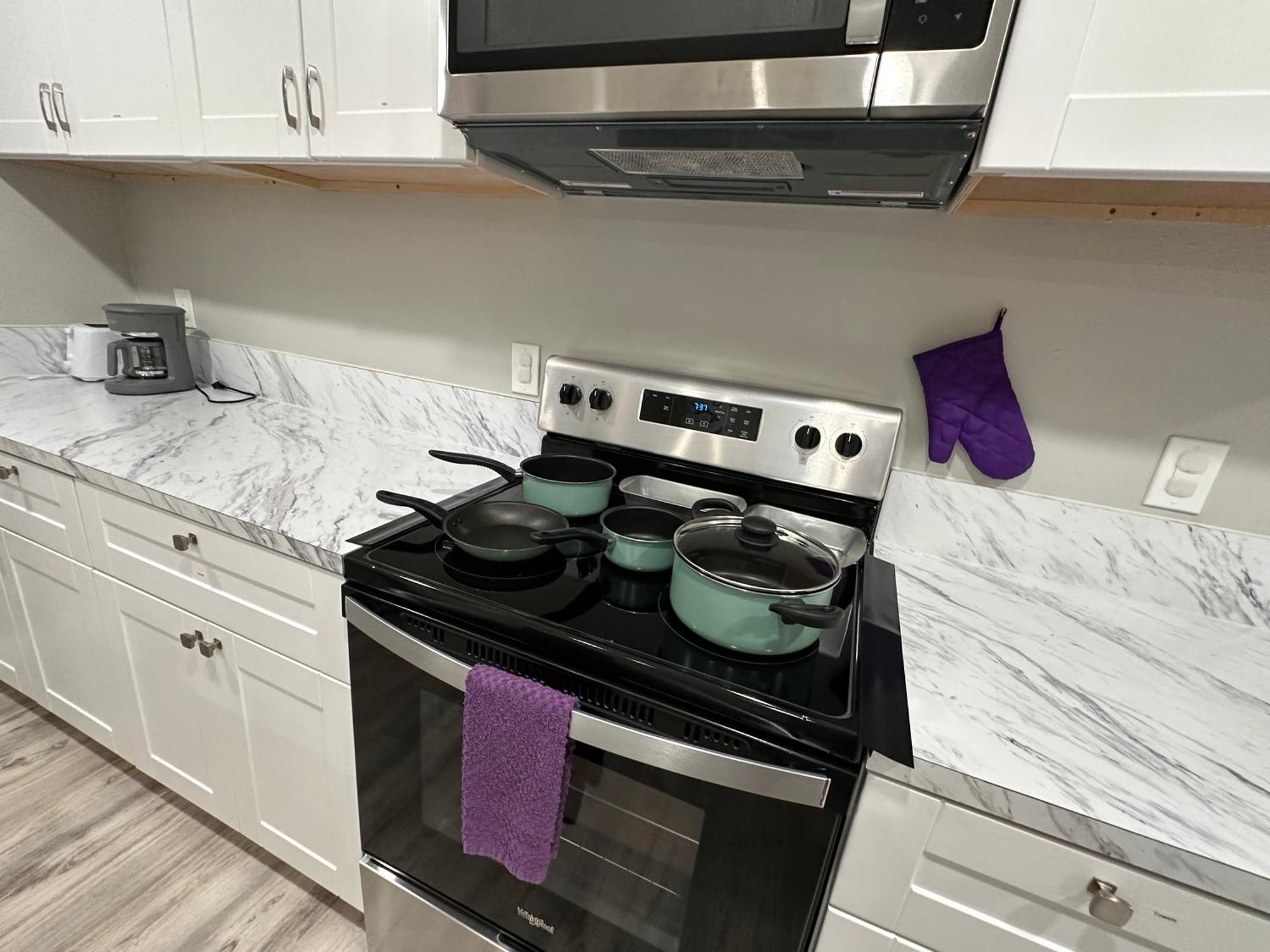 Fun-filled Retreat Near Six Flags For 15 People Apartment Arlington
