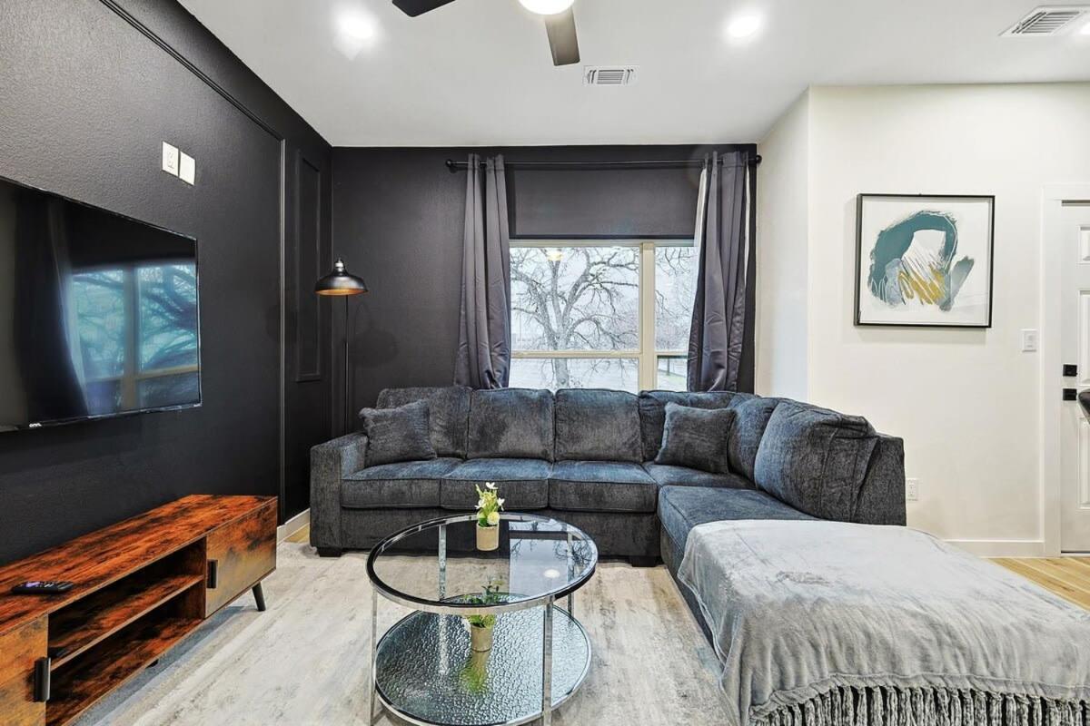 New 2b Townhome Near At&t Global Life 6flag Arlington