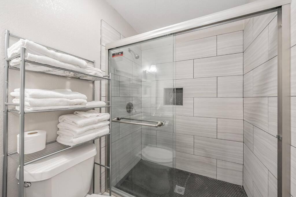 Walk To At&t Stadium, King Bed! Close 2 Everything Arlington