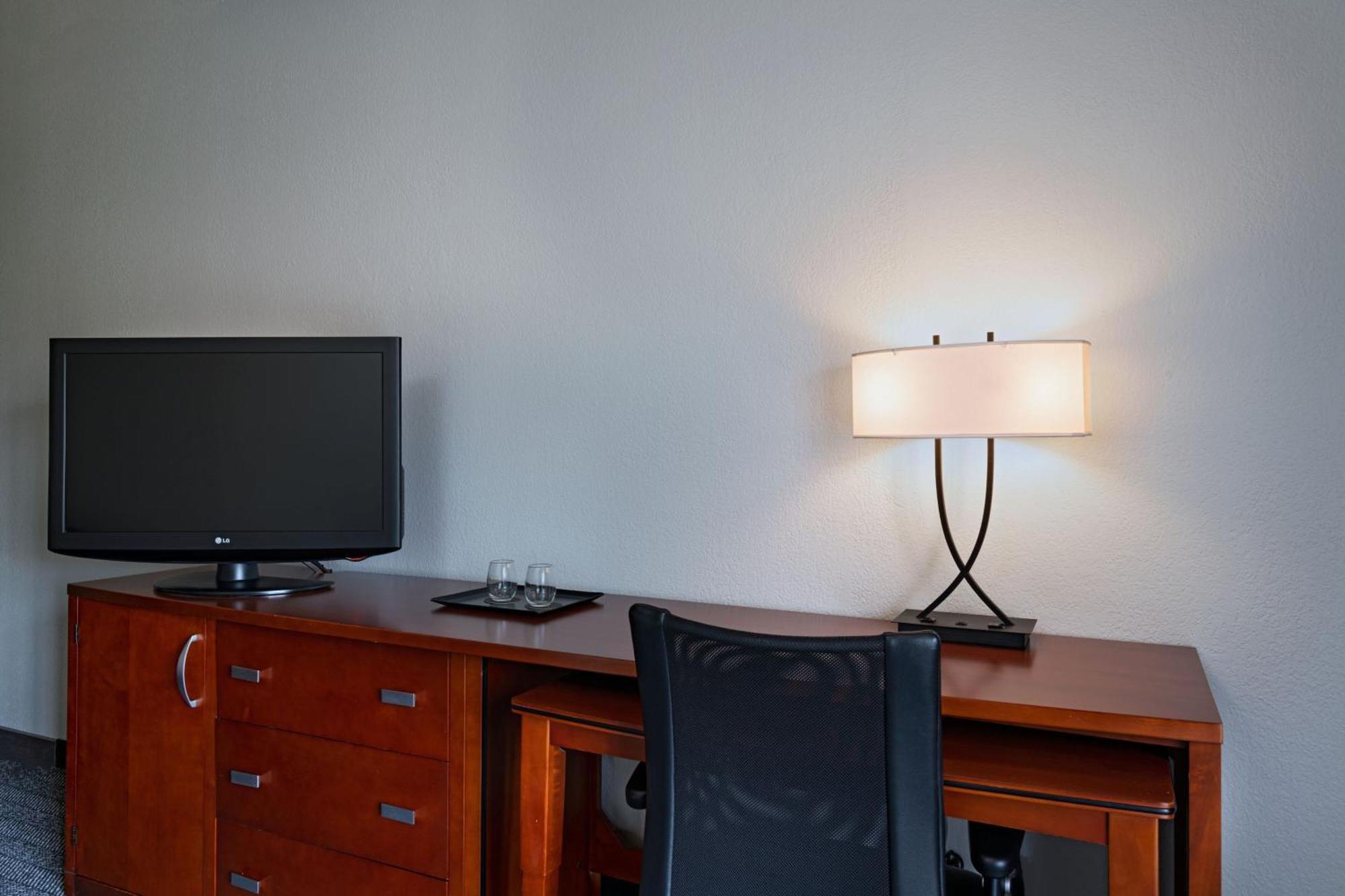 Courtyard By Marriott Dallas Entertainment District Hotel Arlington