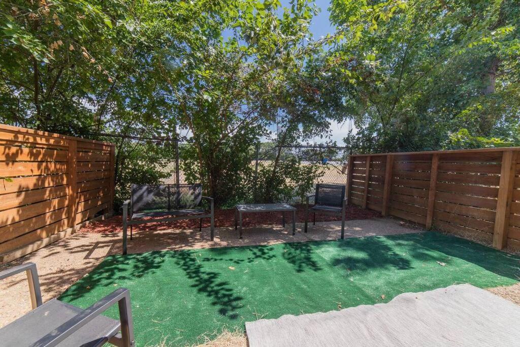 Apartment Walk To Att-glblife-free Parking-min To Attraction *