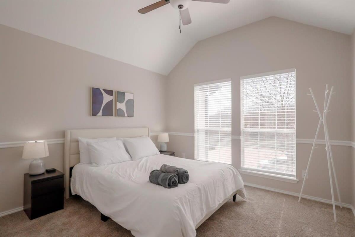 Pearl White Dream With Private Pool & Theatre Holiday home *