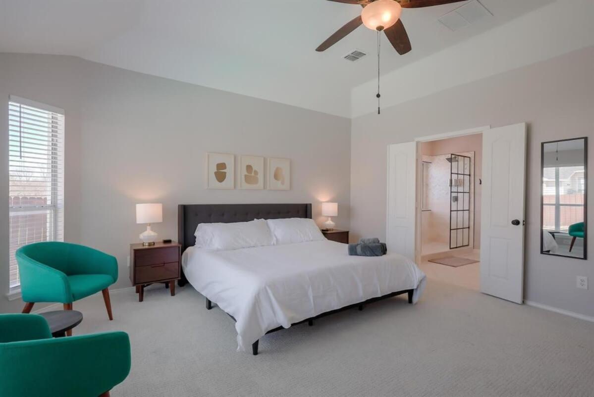 Holiday home Pearl White Dream With Private Pool & Theatre Arlington