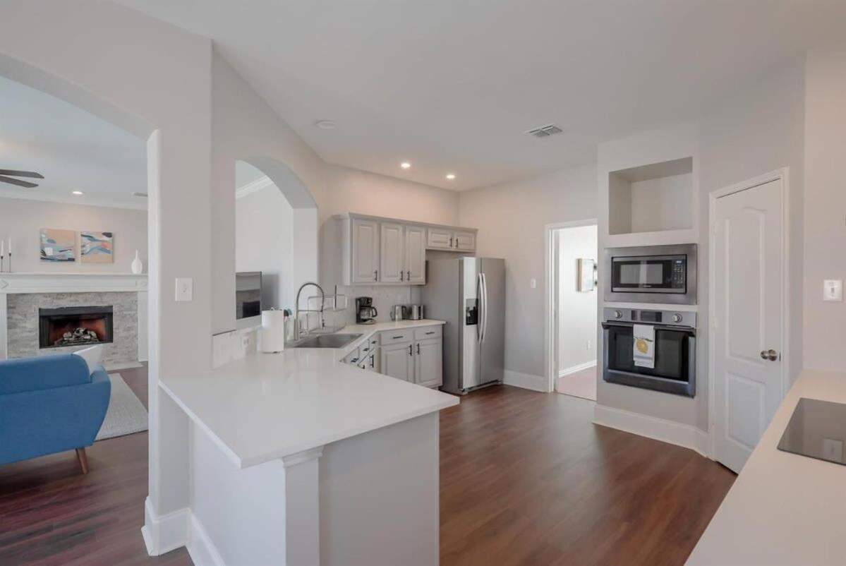 Pearl White Dream With Private Pool & Theatre