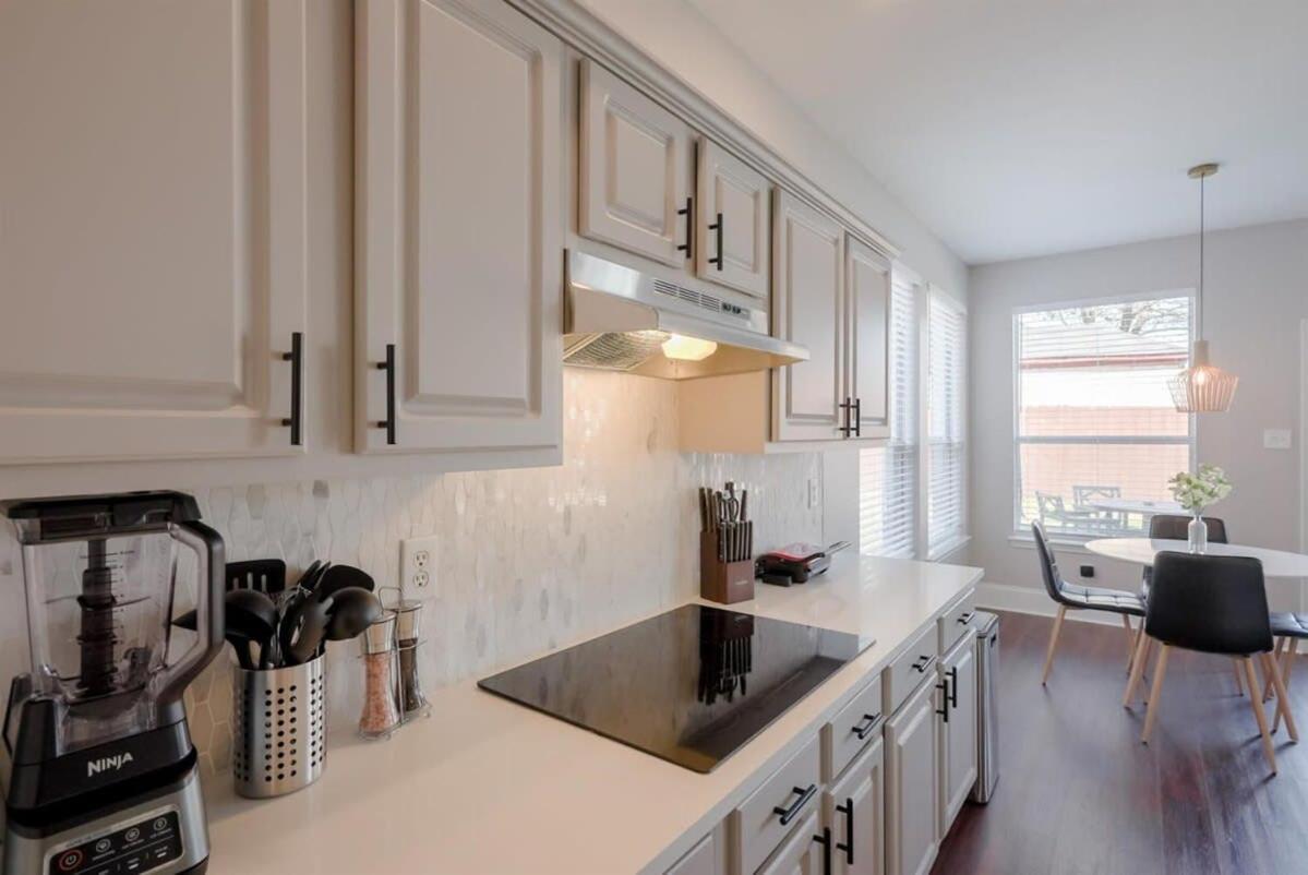 Pearl White Dream With Private Pool & Theatre Holiday home *