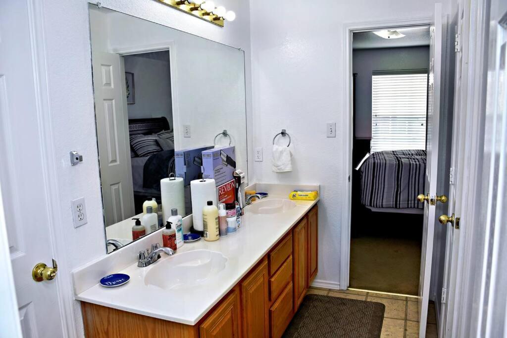 Holiday home Spacious 4-bedroom House With Ac, Wi-fi Superb In The Heart Of Arlington, Tx!