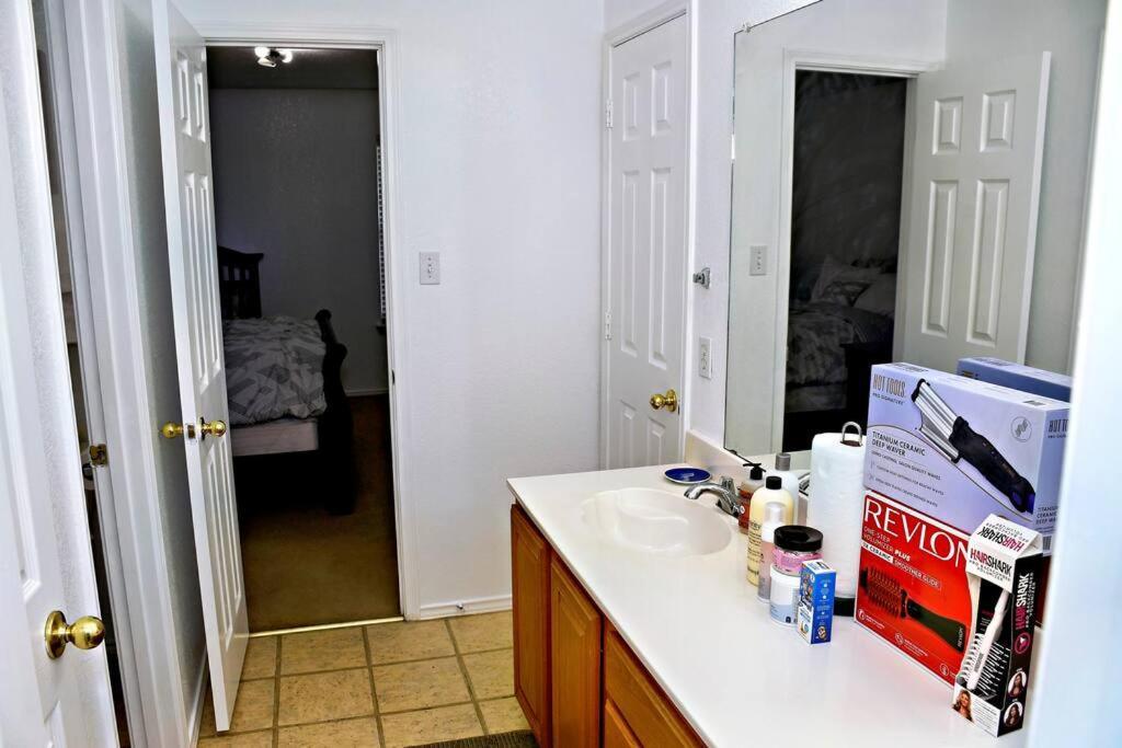 Holiday home Spacious 4-bedroom House With Ac, Wi-fi Superb In The Heart Of Arlington, Tx! *