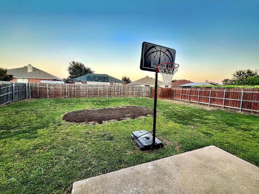 Spacious 4-bedroom House With Ac, Wi-fi Superb In The Heart Of Arlington, Tx! Arlington