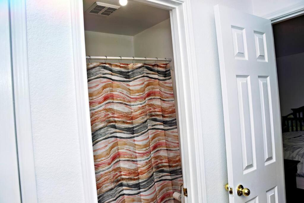 Spacious 4-bedroom House With Ac, Wi-fi Superb In The Heart Of Arlington, Tx! Holiday home *