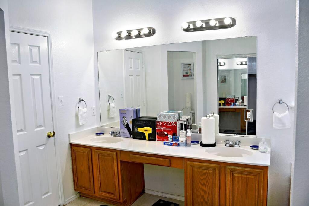 Holiday home Spacious 4-bedroom House With Ac, Wi-fi Superb In The Heart Of Arlington, Tx! Arlington