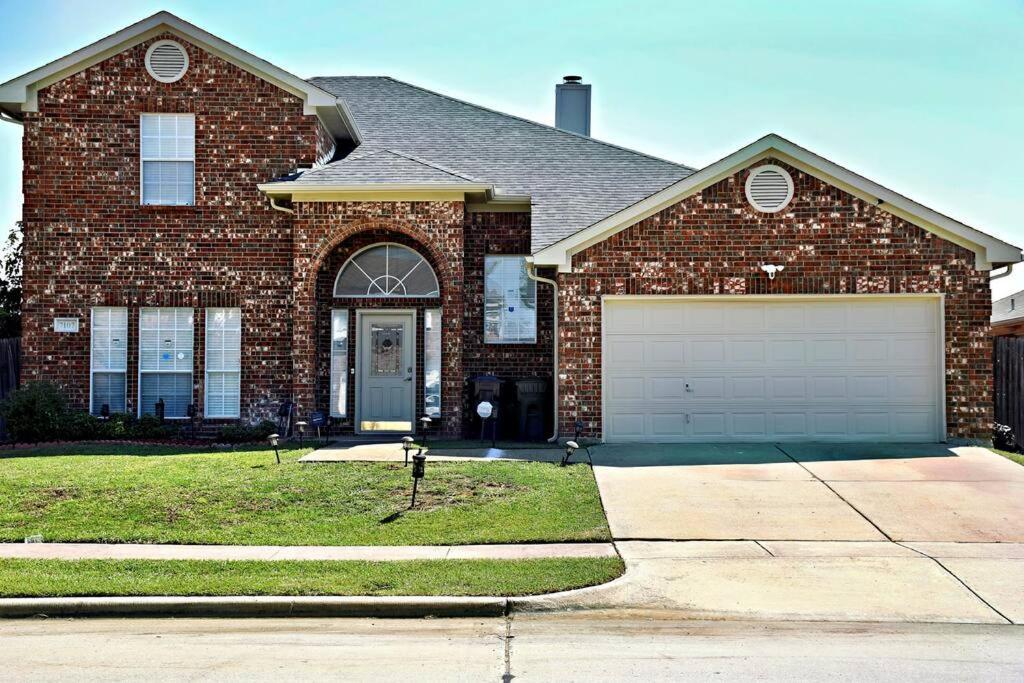Spacious 4-bedroom House With Ac, Wi-fi Superb In The Heart Of Arlington, Tx! * Arlington