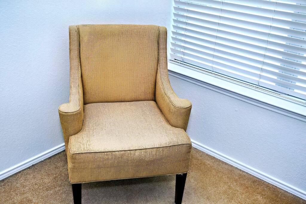 Spacious 4-bedroom House With Ac, Wi-fi Superb In The Heart Of Arlington, Tx!