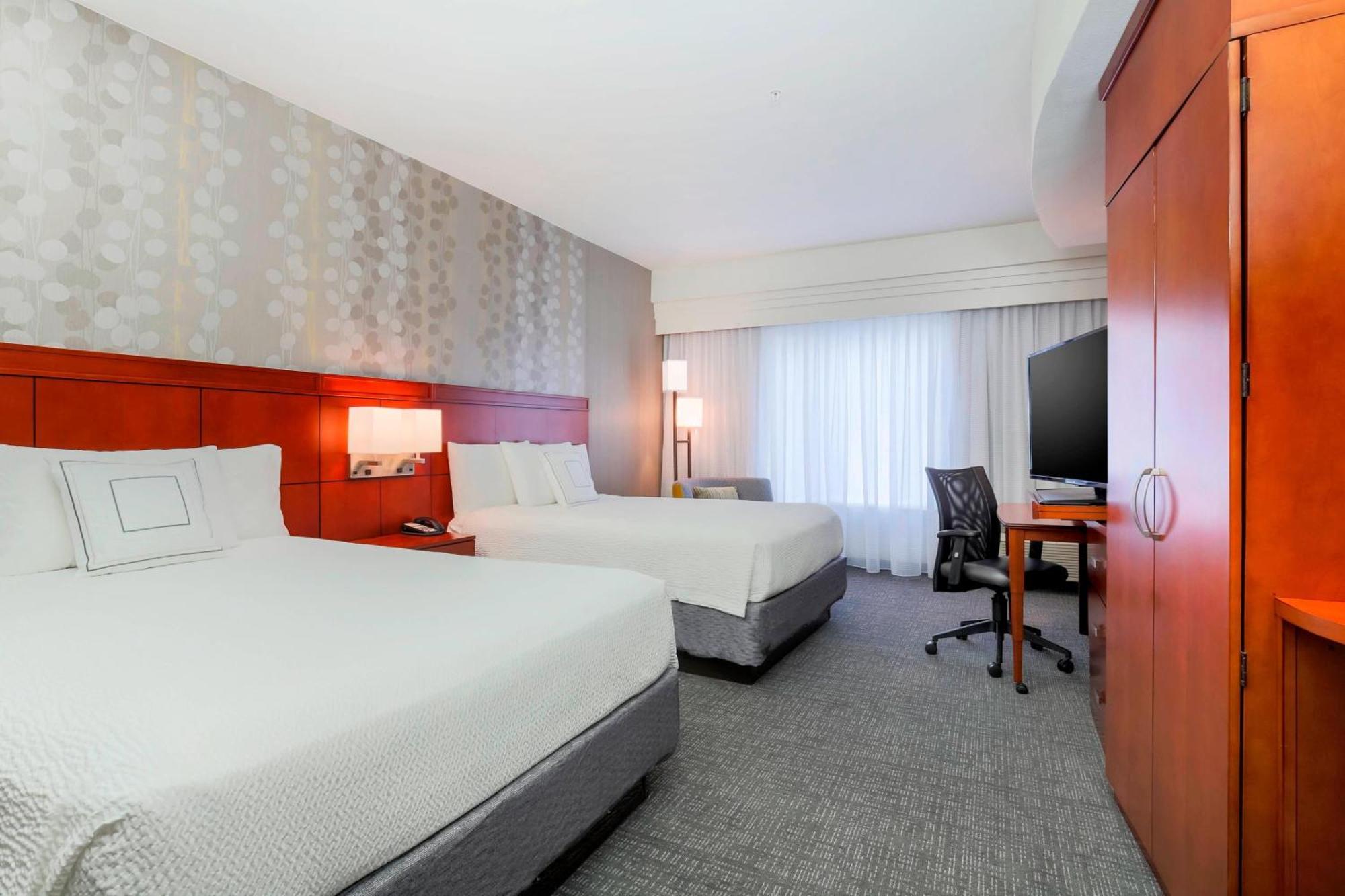Courtyard By Marriott Dallas South 3*