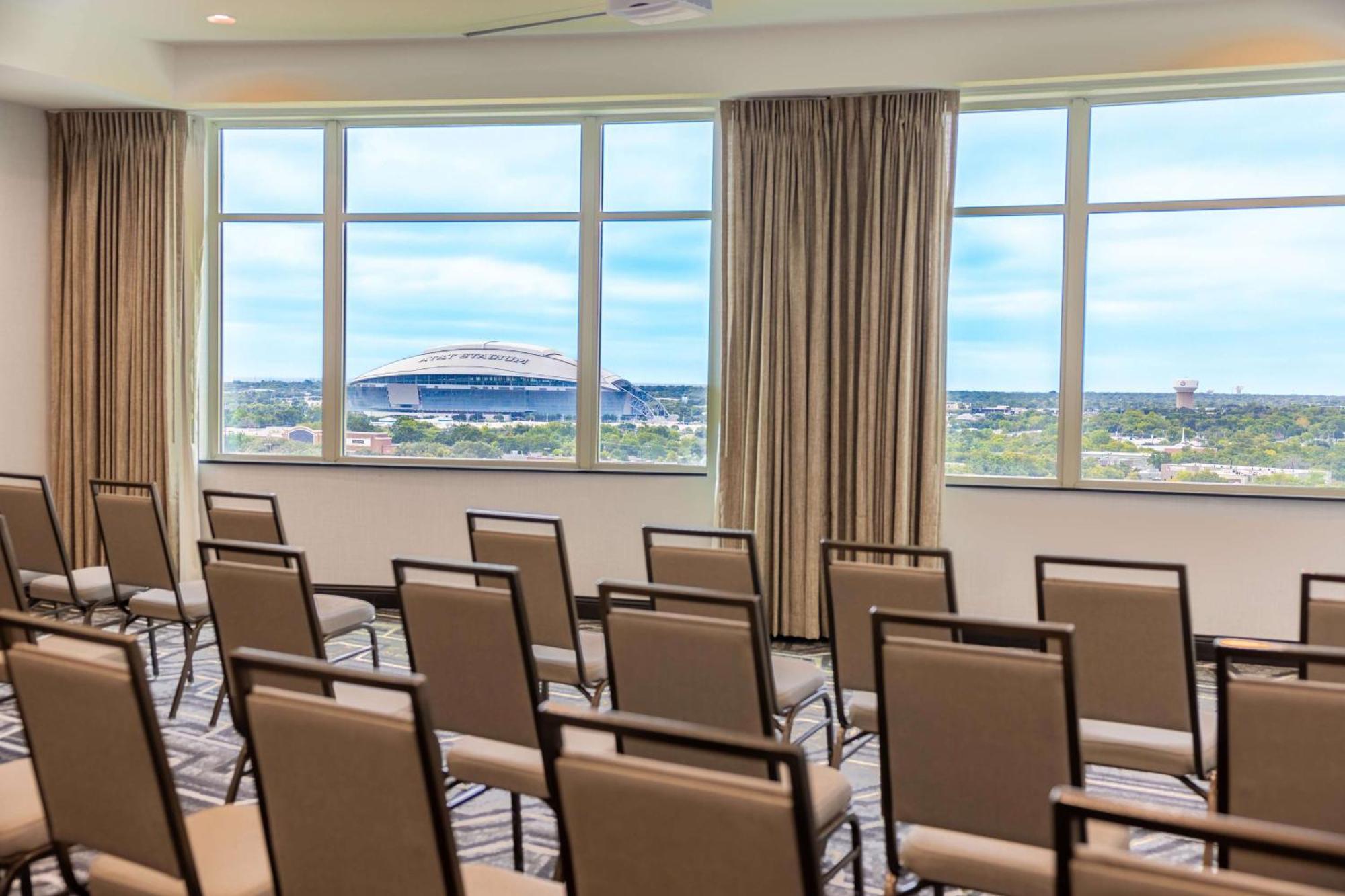 Hotel Drury Plaza Dallas 3*