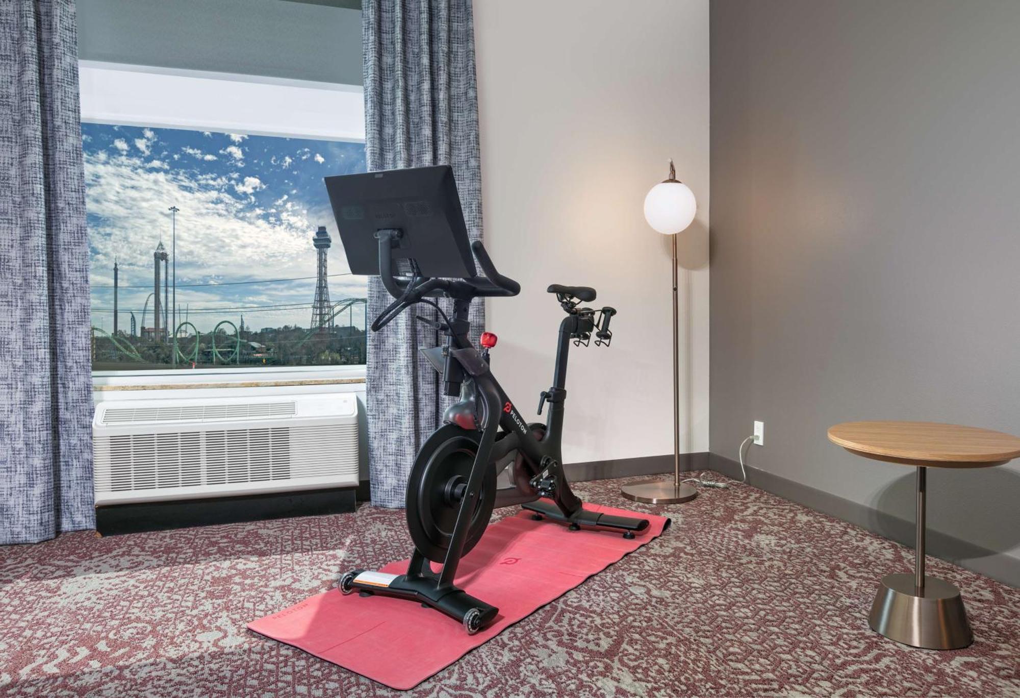 Hilton Garden Dallas 4*