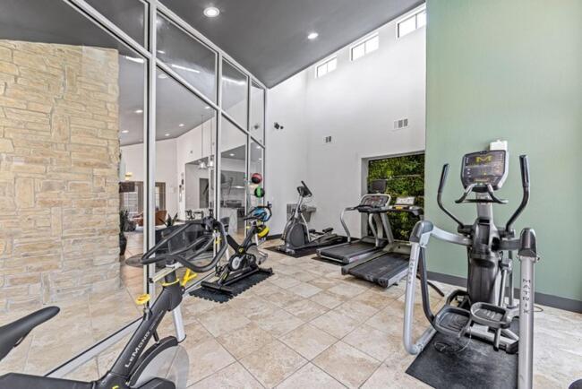 The Landry 129 Spacious And Cozy 1 Bedroom 1bth Apartment *
