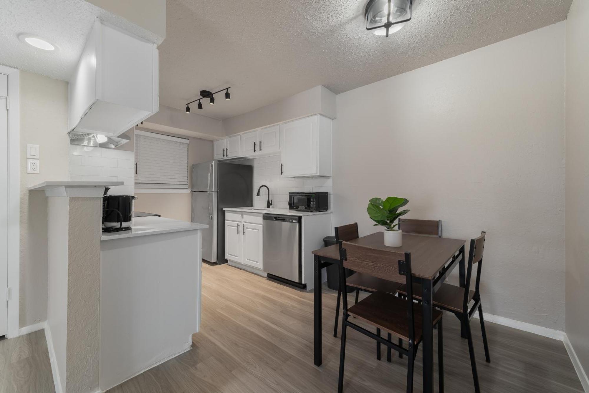 The Landry 257 Spacious And Cozy 1 Bedroom 1bth