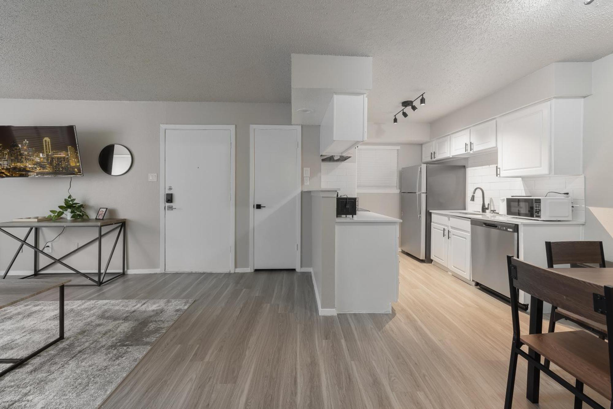 The Landry 163 Spacious And Cozy 1 Bedroom 1bth Apartment *