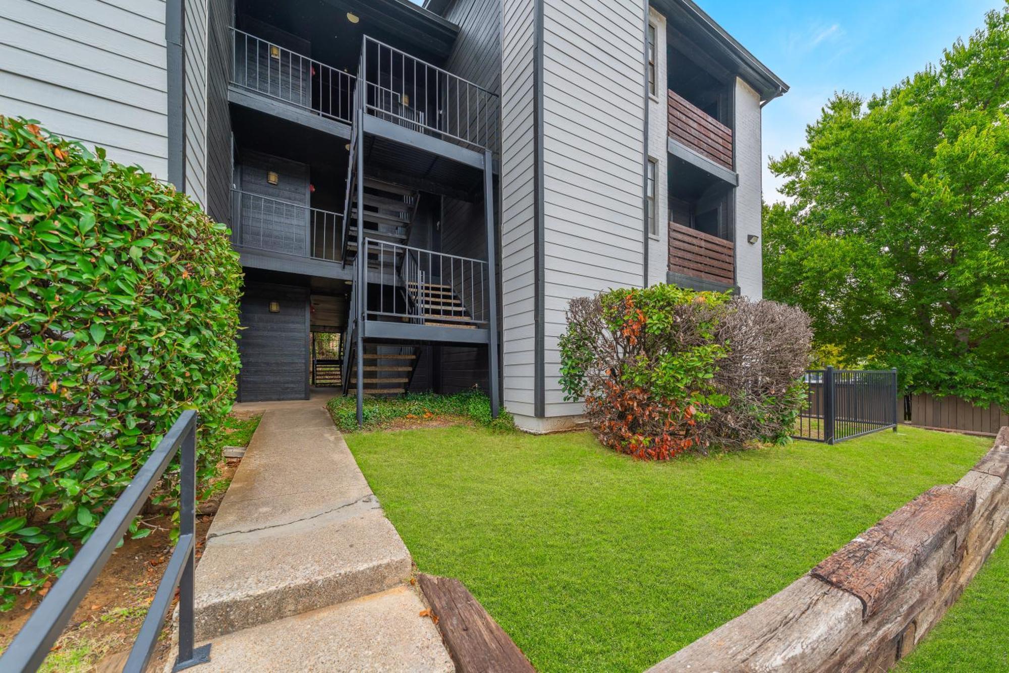 The Landry 163 Spacious And Cozy 1 Bedroom 1bth Apartment