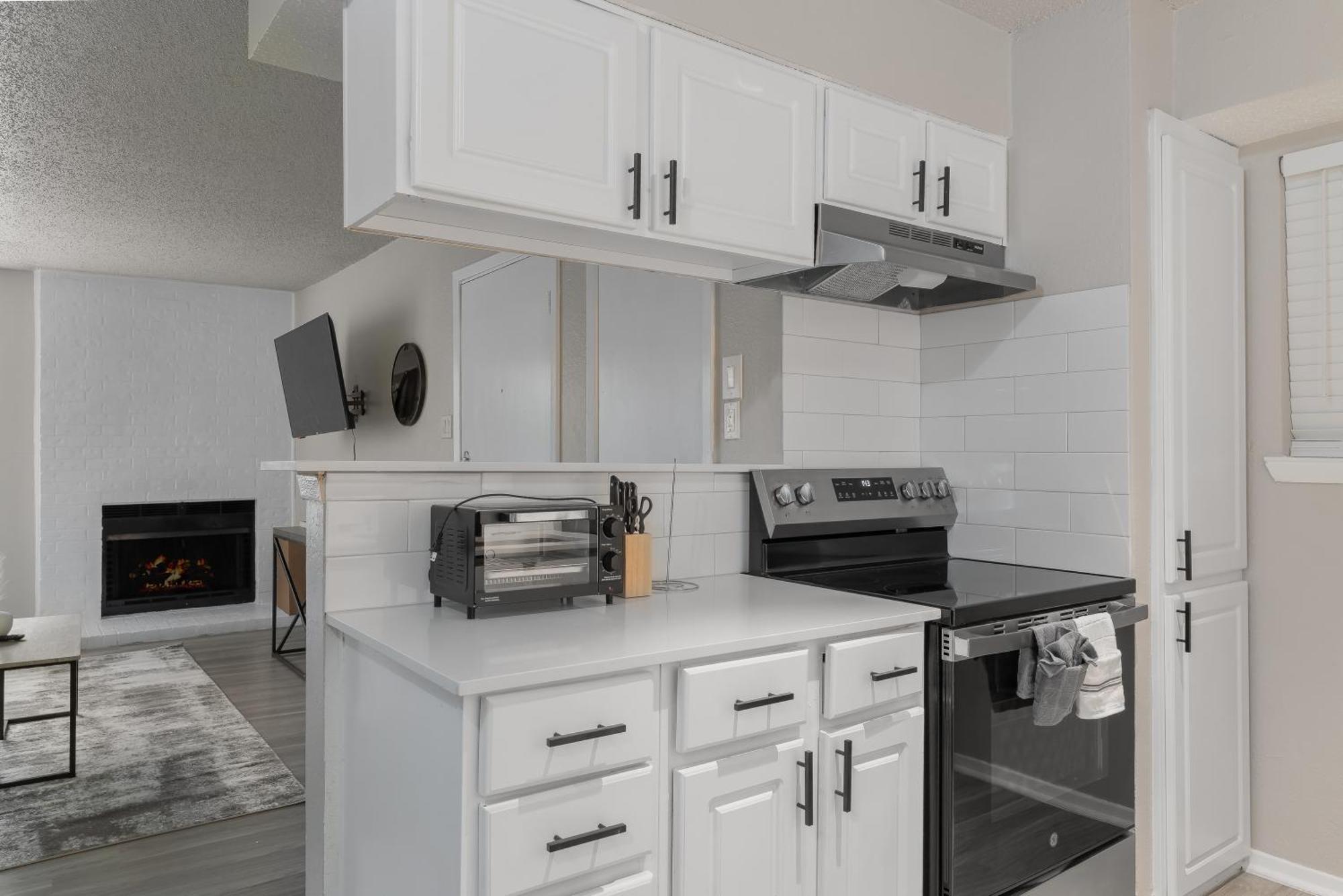 The Landry 163 Spacious And Cozy 1 Bedroom 1bth Apartment *