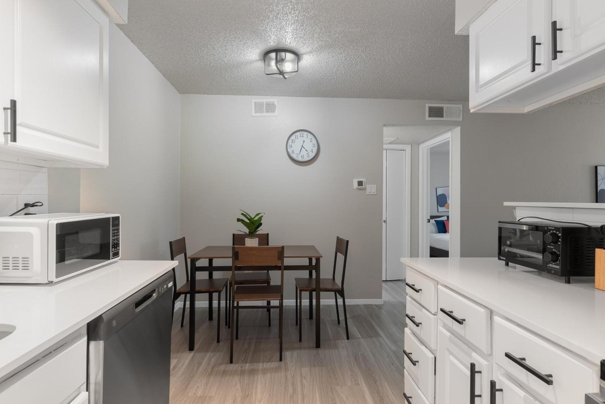 Apartment The Landry 163 Spacious And Cozy 1 Bedroom 1bth *
