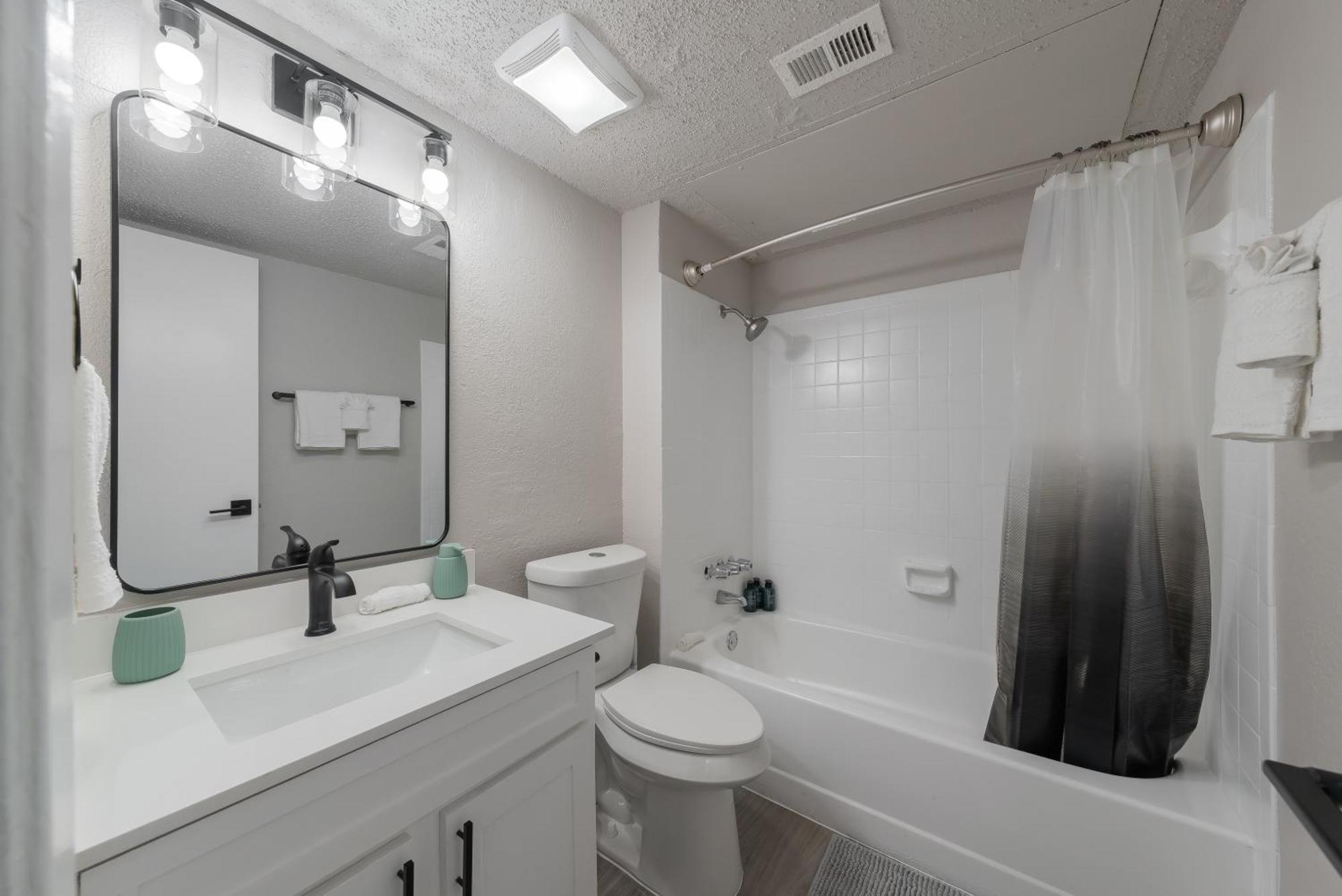 The Landry 129 Spacious And Cozy 1 Bedroom 1bth Apartment *