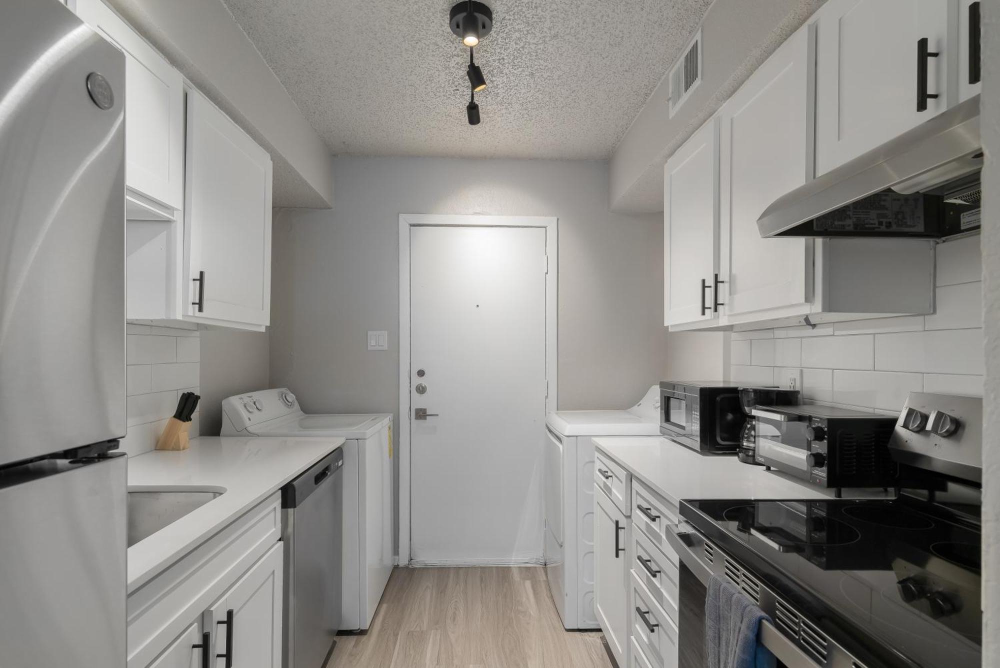 The Landry 129 Spacious And Cozy 1 Bedroom 1bth *