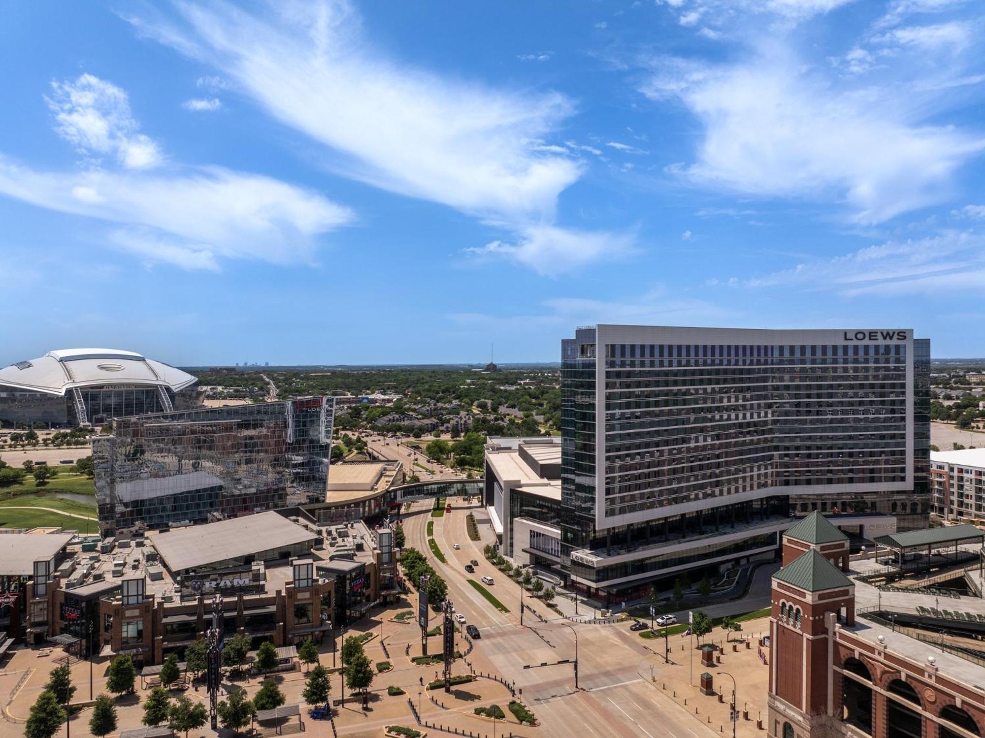 Loews 4* Arlington