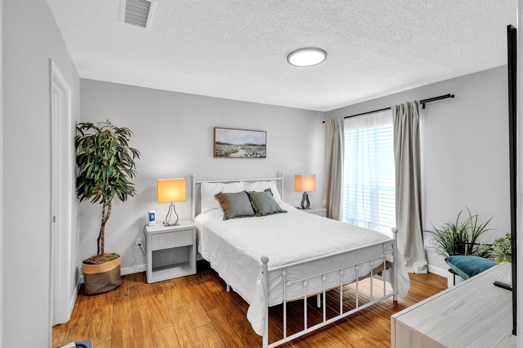 Apartment Charming Getaway In The Heart Of Duplex *