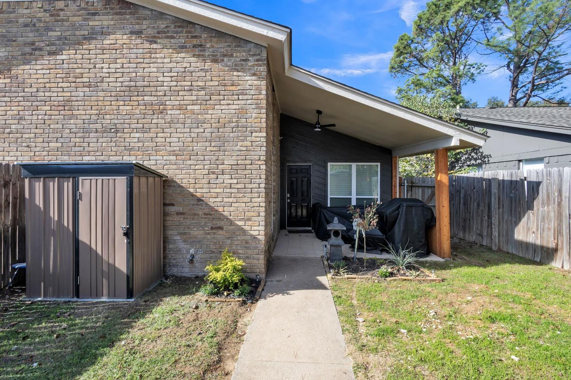 Charming Getaway In The Heart Of Duplex * Arlington