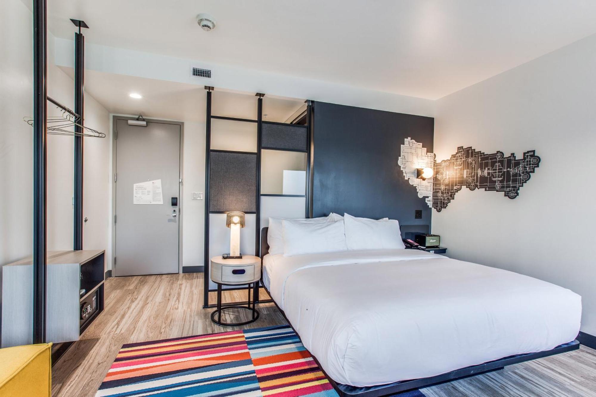 Aloft Dallas Entertainment District