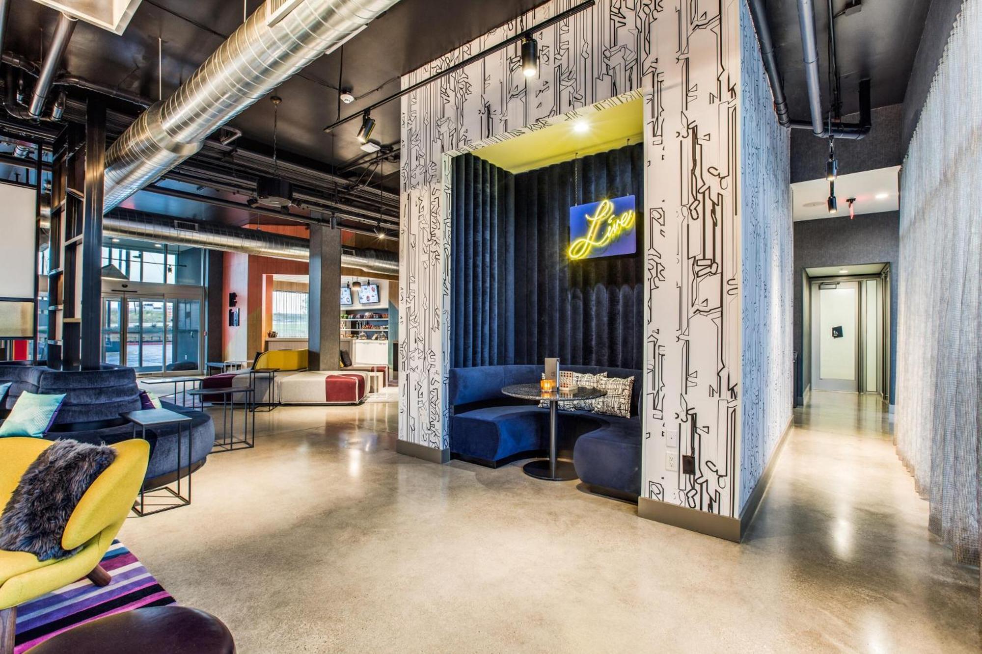 Aloft Dallas Entertainment District Hotel