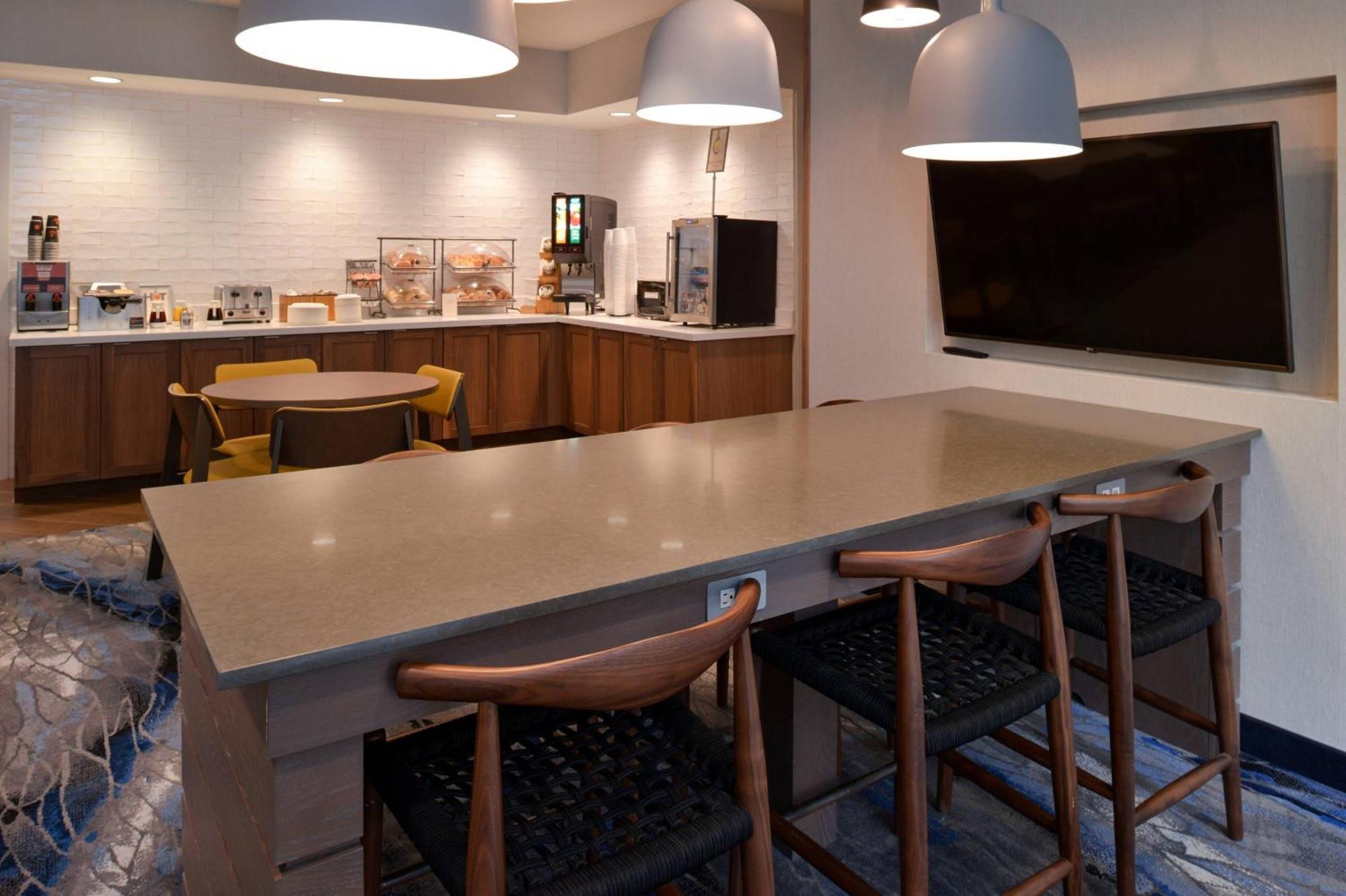 Hotel Fairfield Near Six Flags Arlington