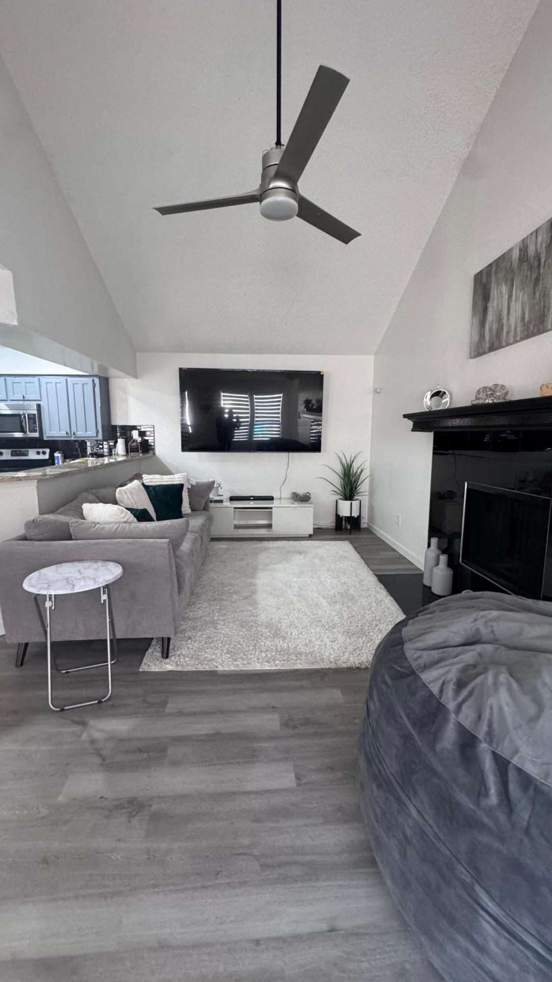 Lux Style Duplex 86inch Tv Villa